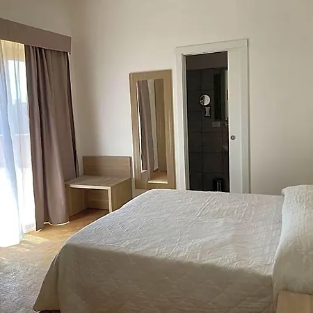 Ξενοδοχείο Nova Domus Aurelia 3*