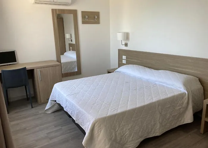 Hotel Nova Domus Aurelia 3*